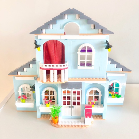 American Girl Doll Grace Buildable House + Dolls - Picture 2 of 3